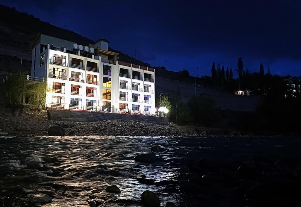 Hotel The Royal Kargil Exterior foto
