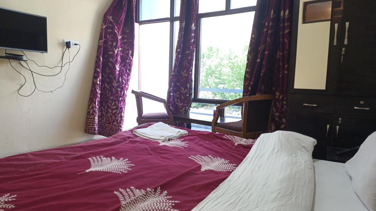 Hotel The Royal Kargil Exterior foto
